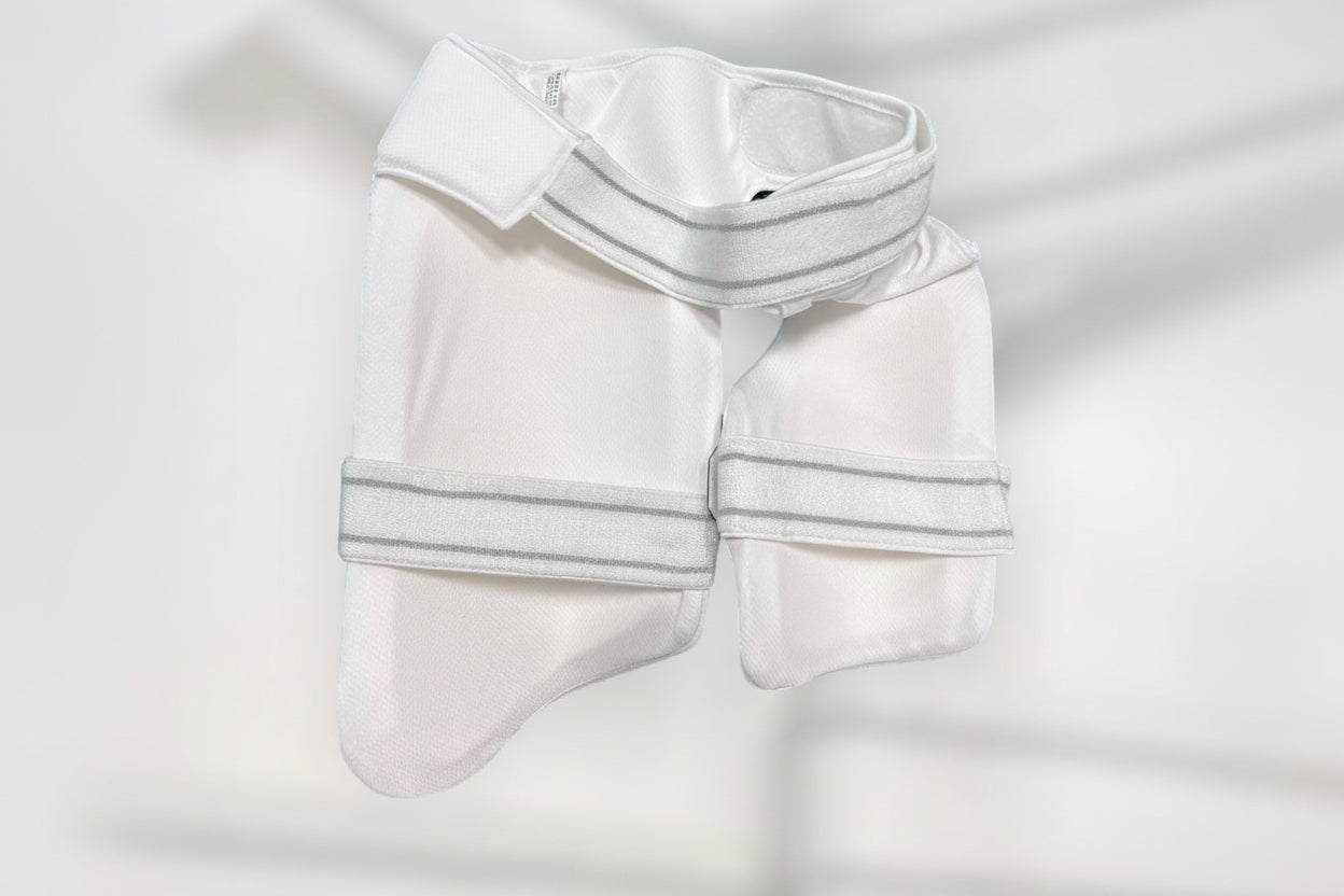 New balance Cricket 10i Thigh guard